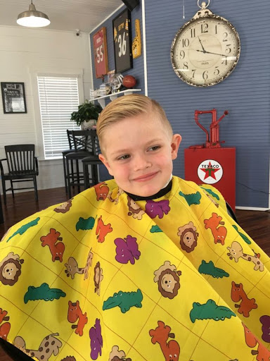 Barber Shop «The Little White House Barber Shop», reviews and photos, 11907 Fort King Hwy, Thonotosassa, FL 33592, USA