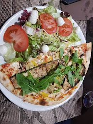 Photo n°38 de Le Basilic Rouge à Bougival ()