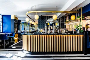 Reign Bar and Lounge image