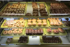 Lee's Donuts image