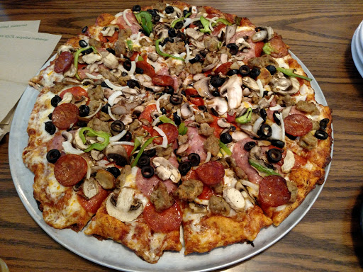 Pizza Restaurant «Round Table Pizza», reviews and photos, 10894 Combie Rd, Auburn, CA 95602, USA