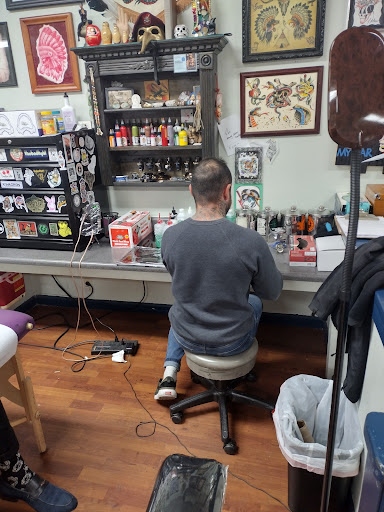 Tattoo Shop «Gold Coast Tattoo Studio», reviews and photos, 639 Lighthouse Ave, Monterey, CA 93940, USA