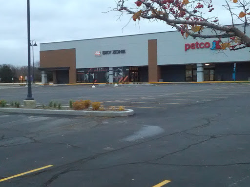 Pet Supply Store «Petco Animal Supplies», reviews and photos, 4950 S 76th St, Greenfield, WI 53220, USA