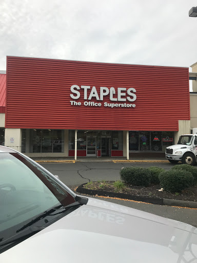 Office Supply Store «Staples», reviews and photos, 1145 N Colony Rd, Wallingford, CT 06492, USA