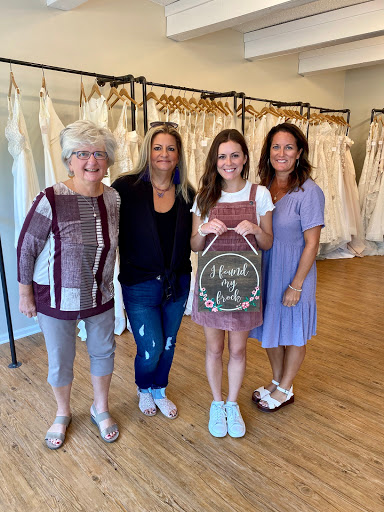 Bridal Shop «Fabulous Frocks Bridal», reviews and photos, 1207 W 47th St, Kansas City, MO 64112, USA