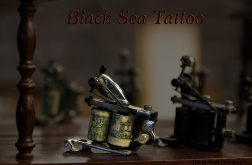 Black Sea Tattoo & Piercing, 131 W Manlius St, East Syracuse, NY 13057, USA, 