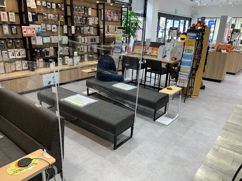 auショップ 山科三条  UQ モバイル取扱店,