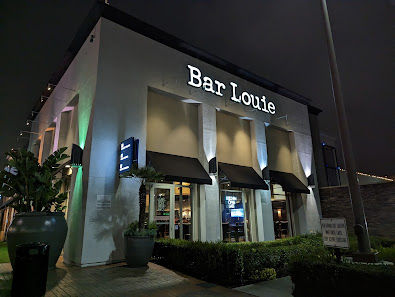 Bar Louie - The District 2467 Park Ave, Tustin, CA 92782