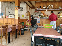 Atmosphère du Restaurant français Les Marmottes de Payolle à Campan - n°3