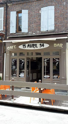Bar 15 avril 34 à Villeneuve-sur-Yonne