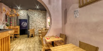 Atmosphère du Restaurant de sushis Fast-food Little Sushi... à Grenoble - n°1