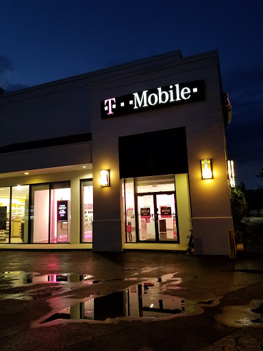 Cell Phone Store «T-Mobile», reviews and photos, 903 W Indiantown Rd #101, Jupiter, FL 33458, USA