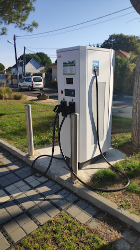Borne de recharge de véhicules électriques Lidl Station de recharge Saint-Nazaire