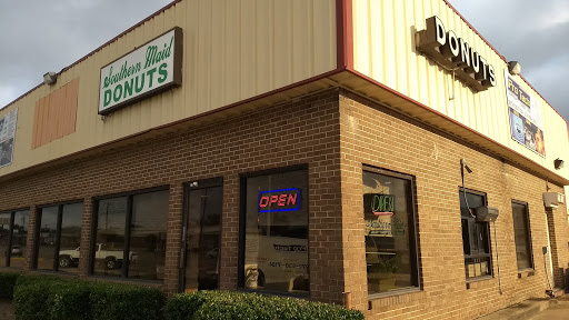 Southern Maid Donuts, 301 E Buckingham Rd, Garland, TX 75040, USA, 