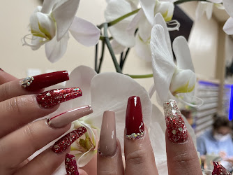 Elite nails