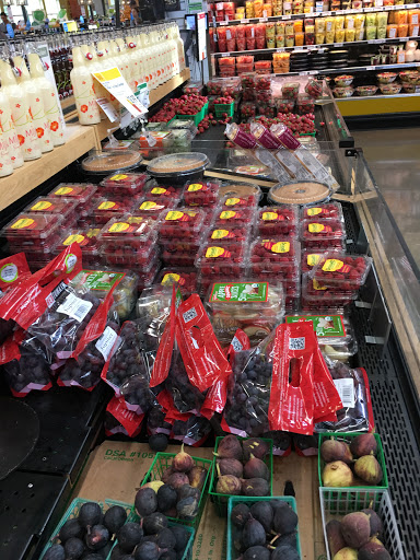 Grocery Store «Whole Foods Market», reviews and photos, 427 Walnut St, Lynnfield, MA 01940, USA