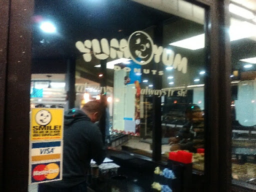 Donut Shop «Yum Yum Donuts», reviews and photos, 9886 Central Ave, Montclair, CA 91763, USA