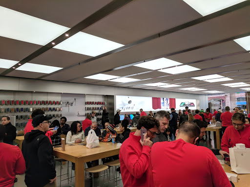 Computer Store «Apple Short Pump Town Center», reviews and photos, 11800 W Broad St, Henrico, VA 23233, USA