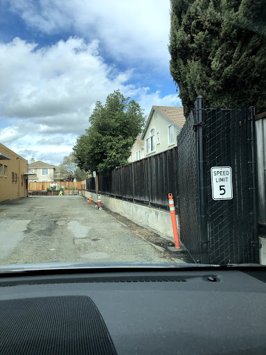 Thrift Store «St. Vincent de Paul Thrift Store & Donation Center, Fremont», reviews and photos, 3777 Decoto Rd, Fremont, CA 94555, USA