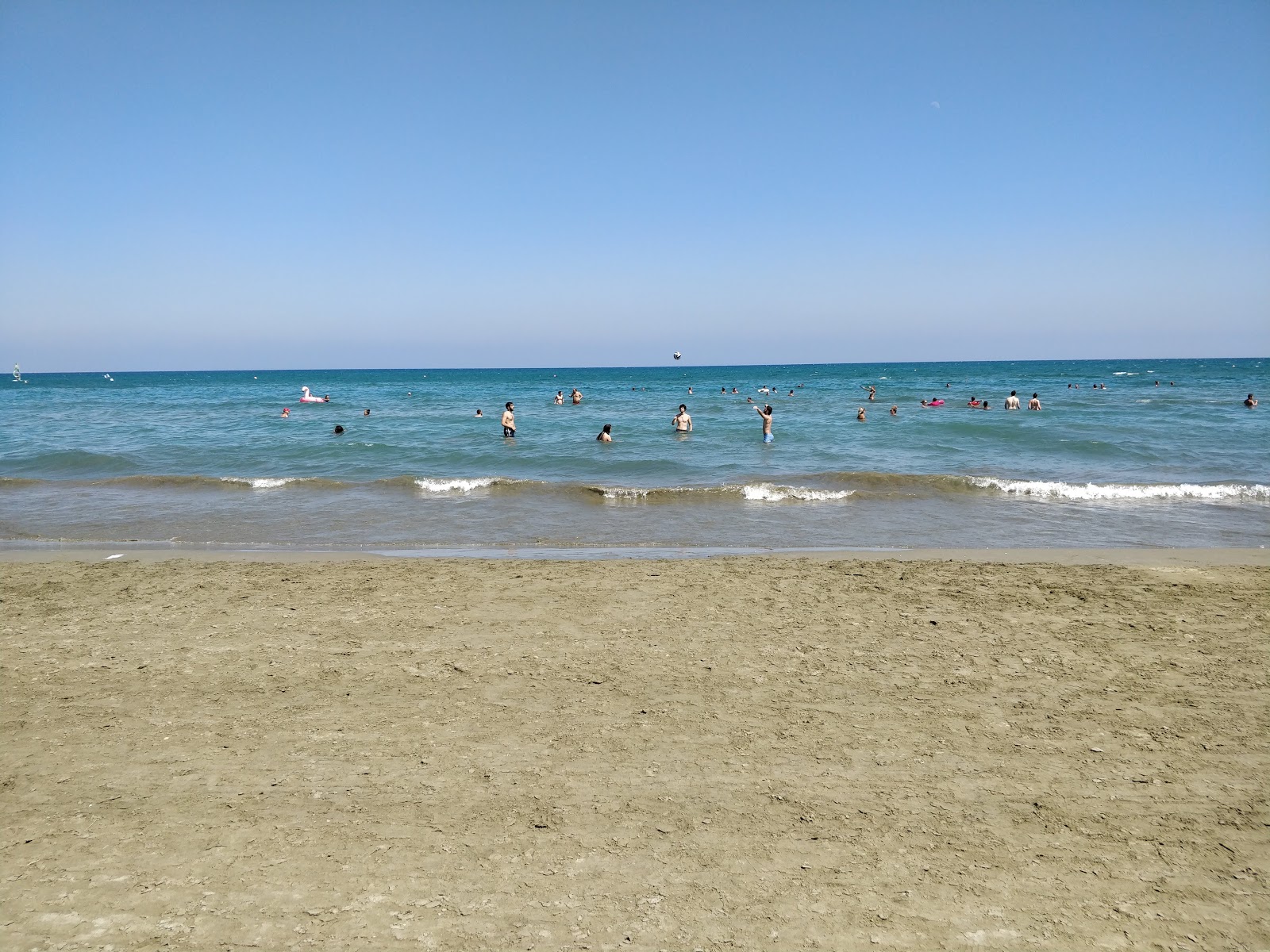Foto de Kastella beach área parcialmente resortada