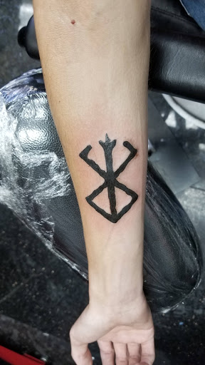 Tattoo Shop «Electric Voodoo Tattoo», reviews and photos, 34 Union Way # A, Vacaville, CA 95687, USA