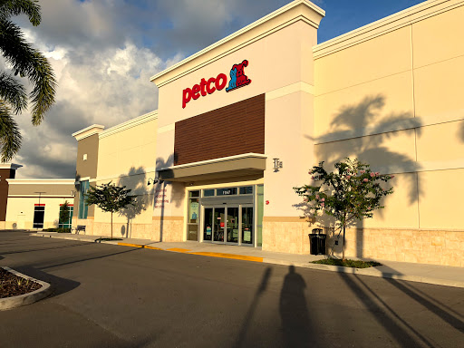 Petco Animal Supplies, 11147 Park Blvd N, Seminole, FL 33772, USA, 