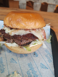 Photo n°30 de Ze West Burger Halal à Rueil-Malmaison ()