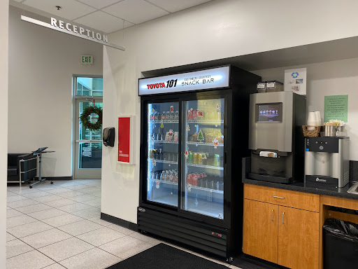 Toyota Dealer «Toyota 101», reviews and photos, 525 E Bayshore Rd, Redwood City, CA 94063, USA