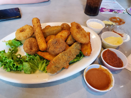 American Restaurant «The Purple Cow Restaurant», reviews and photos, 8026 Cantrell Rd, Little Rock, AR 72227, USA