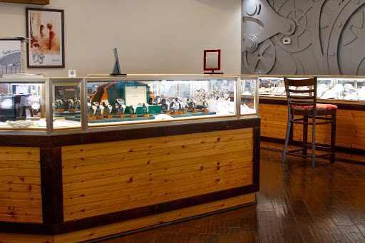 Jewelry Store «Johnston Jewelers», reviews and photos, 10401 Seminole Blvd, Largo, FL 33778, USA