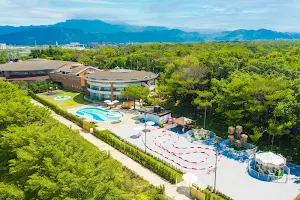 Taoyuan Yuehua Hotel & Golf Club image