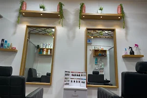 Aura Glam saloon & studio (Only for Women) image