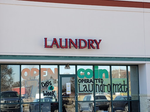 Dry Cleaner «Starcrest Cleaners», reviews and photos, 1901 Bedford Center Dr, Washington, MO 63090, USA