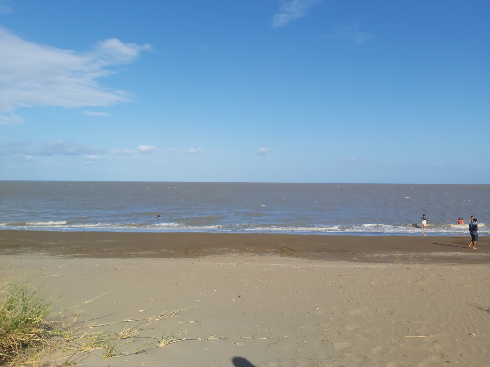Zdjęcie Salado Beach z przestronna linia brzegowa