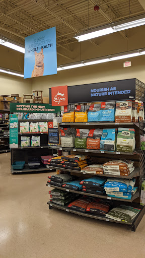 Pet Supply Store «Petco Animal Supplies», reviews and photos, 10315 E Shelby Dr, Collierville, TN 38017, USA