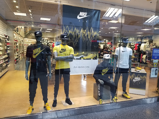 Shopping Mall «Lincolnwood Town Center», reviews and photos, 3333 Touhy Ave, Lincolnwood, IL 60712, USA