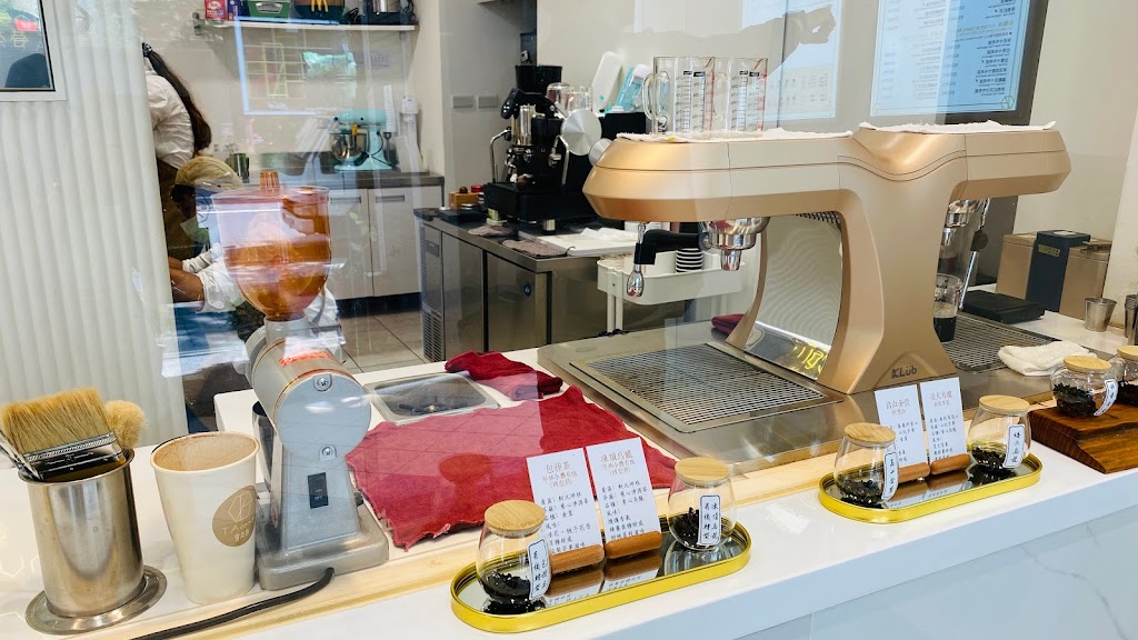 食茶巷 T.Avenue-西屯特色茶飲|新光遠百人氣飲料|熱門飲料|必喝茶飲|推薦手搖|打卡飲料 的照片