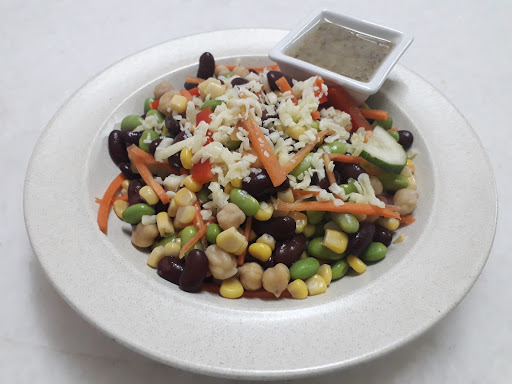 Green bowl salad bar