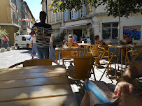 Atmosphère du Restaurant servant le petit-déjeuner Café de la Roquette à Arles - n°17