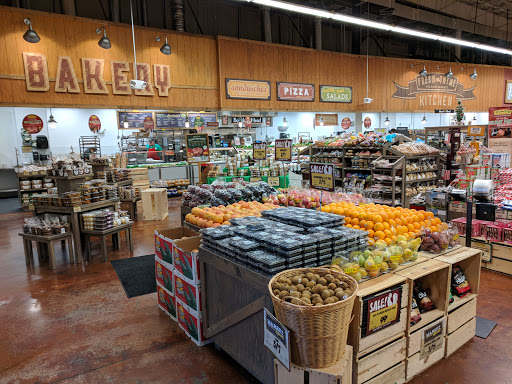 Grocery Store «Fresh Thyme Farmers Market- 82nd», reviews and photos, 4225 E 82nd St, Indianapolis, IN 46250, USA