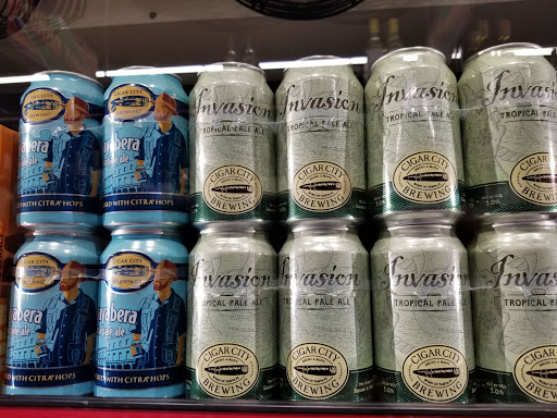 Liquor Store «Gold Crown Liquors Store», reviews and photos, 3425 N Clark St, Chicago, IL 60657, USA