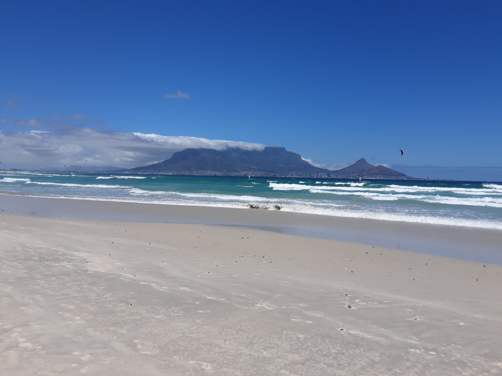Foto de Bloubergstrand con arena fina beige superficie