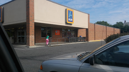 Supermarket «ALDI», reviews and photos, 1205 MacDade Blvd, Collingdale, PA 19023, USA