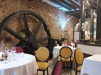 Atmosphère du Restaurant Auberge des Vieux Moulins Banaux à Villeneuve-l'Archevêque - n°14