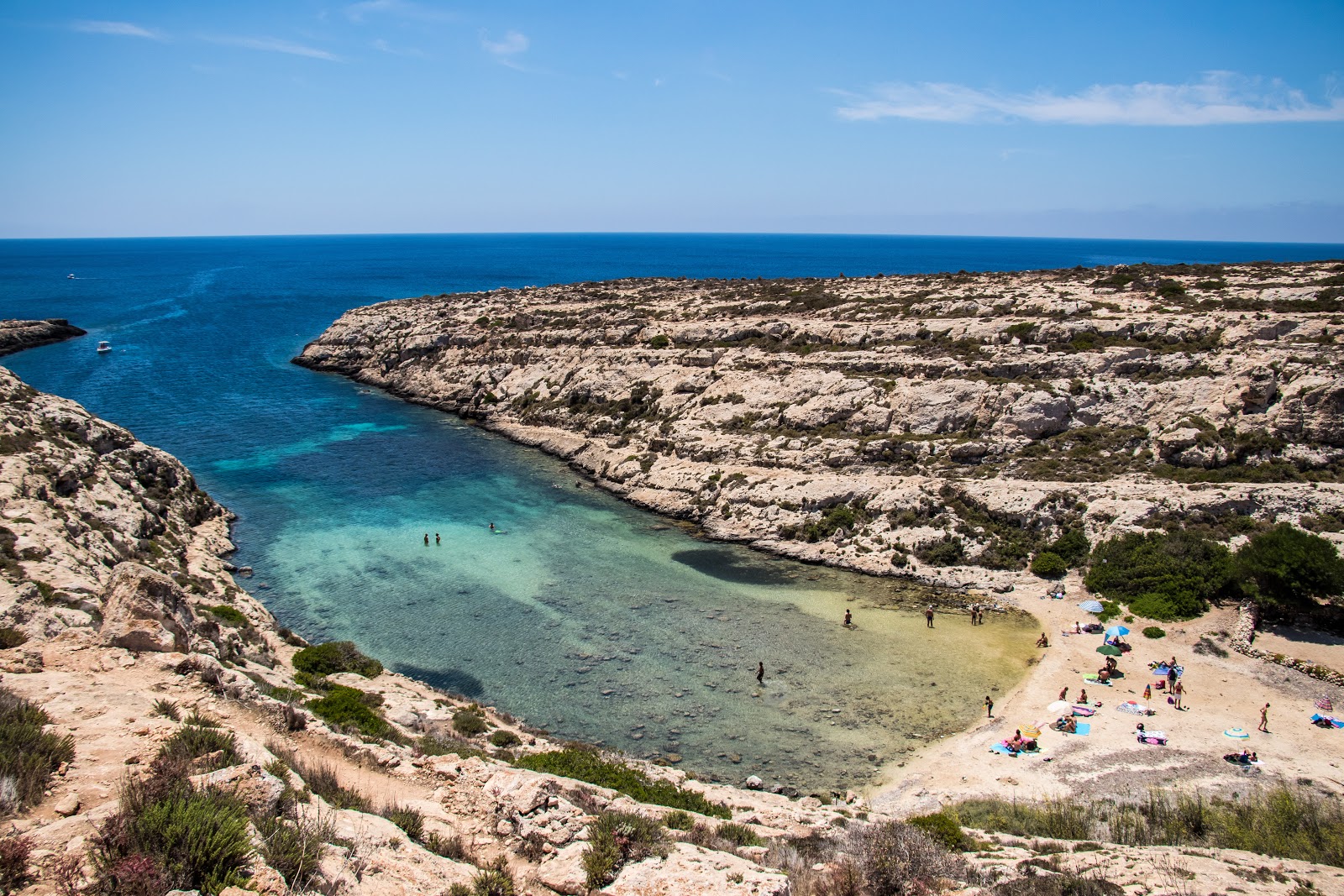 Photo of Cala Galera with bright sand surface
