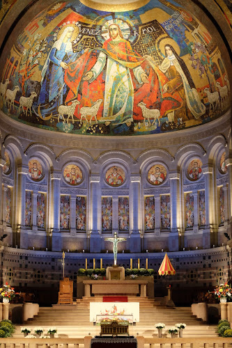 Basilique Sainte-Thérèse de Lisieux à Lisieux