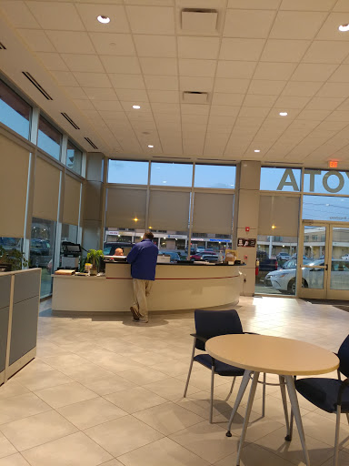 Toyota Dealer «Rockingham Toyota», reviews and photos, 412 S Broadway, Salem, NH 03079, USA