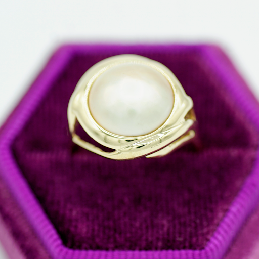 Pawn Shop «Virginia Beach Pawn and Jewelry», reviews and photos, 829 Lynnhaven Pkwy #111, Virginia Beach, VA 23452, USA