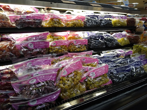 Supermarket «Giant Eagle Supermarket», reviews and photos, 1201 Mentor Ave, Painesville, OH 44077, USA