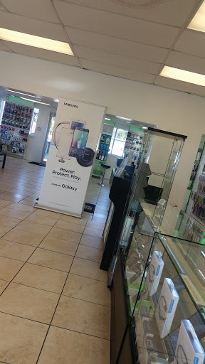 Electronics Repair Shop «Cell Fix Inc», reviews and photos, 8601 N Florida Ave, Tampa, FL 33604, USA